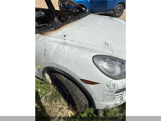 20268356 :رقم المزاد ، WP1AA2A29DLA08498 vin ، 2013 Porsche Cayenne V6 مزاد بيع