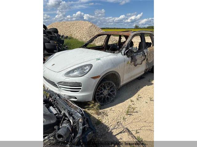 20268356 :رقم المزاد ، WP1AA2A29DLA08498 vin ، 2013 Porsche Cayenne V6 مزاد بيع