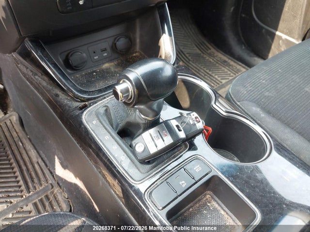 20268371 :رقم المزاد ، 5XYKTDA79FG586400 vin ، 2015 Kia Sorento Lx V6 مزاد بيع