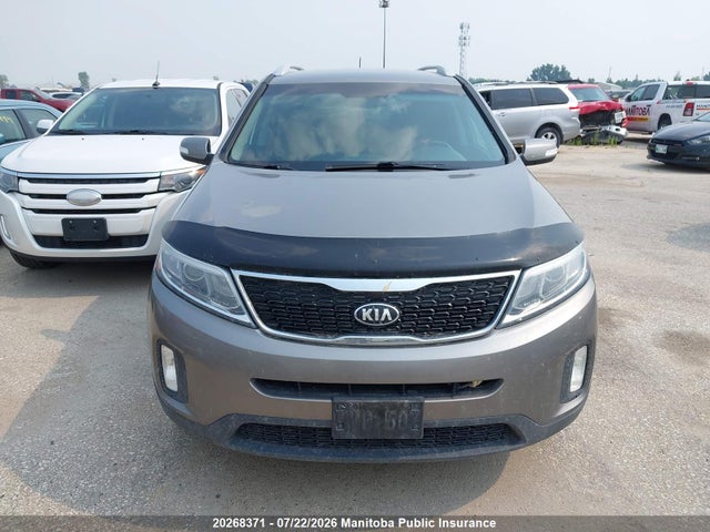 20268371 :رقم المزاد ، 5XYKTDA79FG586400 vin ، 2015 Kia Sorento Lx V6 مزاد بيع