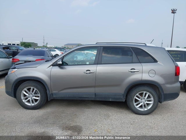 20268371 :رقم المزاد ، 5XYKTDA79FG586400 vin ، 2015 Kia Sorento Lx V6 مزاد بيع