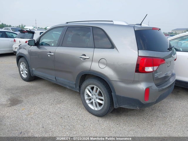 20268371 :رقم المزاد ، 5XYKTDA79FG586400 vin ، 2015 Kia Sorento Lx V6 مزاد بيع