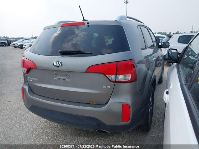 20268371 :رقم المزاد ، 5XYKTDA79FG586400 vin ، 2015 Kia Sorento Lx V6 مزاد بيع