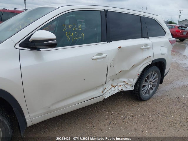 Toyota Highlander Xle V6 2014 5TDJKRFH5ES031569 Image 17