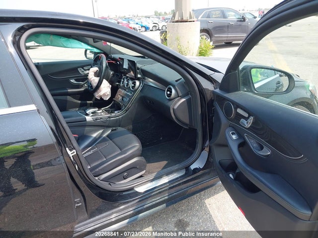 2015 Mercedes Benz C300w 4matic მანქანა იყიდება აუქციონზე, vin: 55SWF4KB0FU049884, აუქციონის ნომერი: 20268841