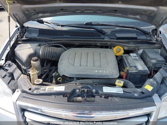 2015 Chrysler Town & Country Touring მანქანა იყიდება აუქციონზე, vin: 2C4RC1BG2FR740081, აუქციონის ნომერი: 20269539
