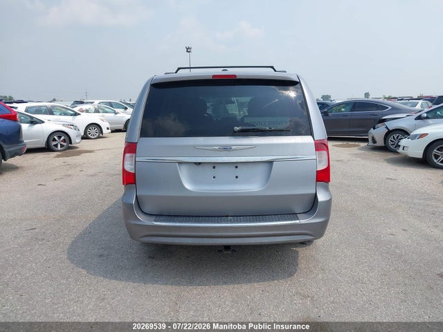 2015 Chrysler Town & Country Touring მანქანა იყიდება აუქციონზე, vin: 2C4RC1BG2FR740081, აუქციონის ნომერი: 20269539