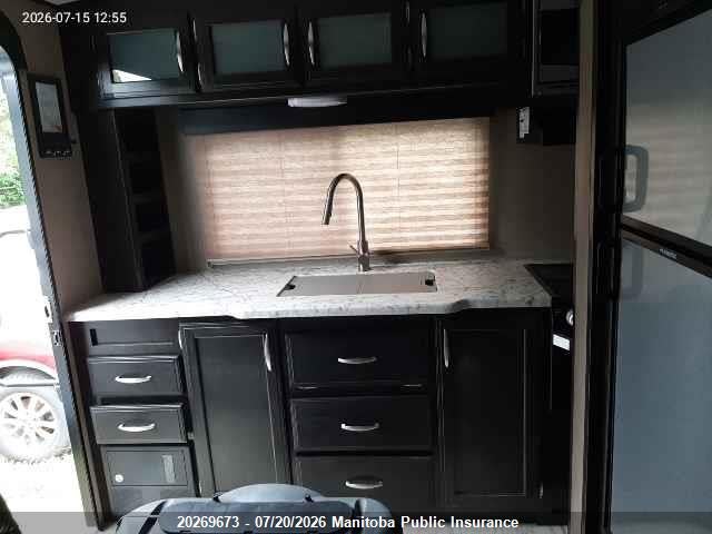 Camper Trailer Grand Design 2018 573TE2827J6607455 Image 5