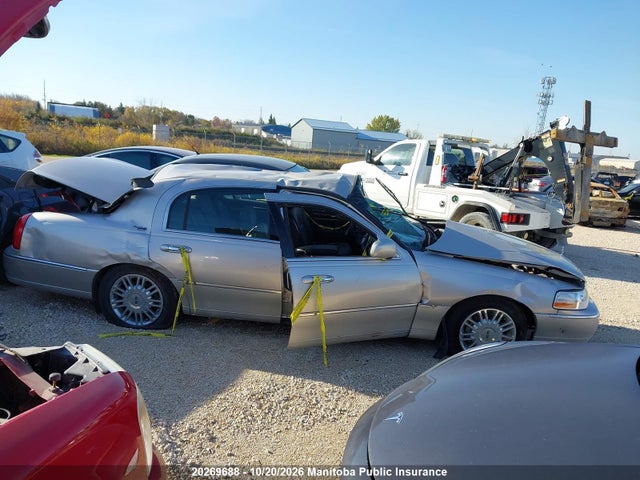 Продажа на аукционе авто 2009 Lincoln Town Car Signature Limited, vin: 2LNHM82V79X631403, номер лота: 20269688