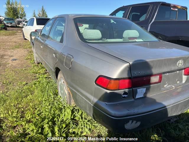 1998 Toyota Camry Le მანქანა იყიდება აუქციონზე, vin: JT2BG22K3W0230308, აუქციონის ნომერი: 20269717