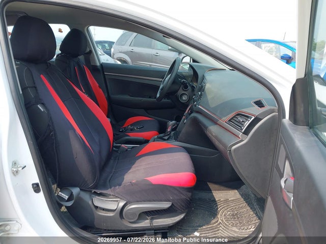 Hyundai Elantra Le 2018 5NPD74LF3JH233010 Image 5