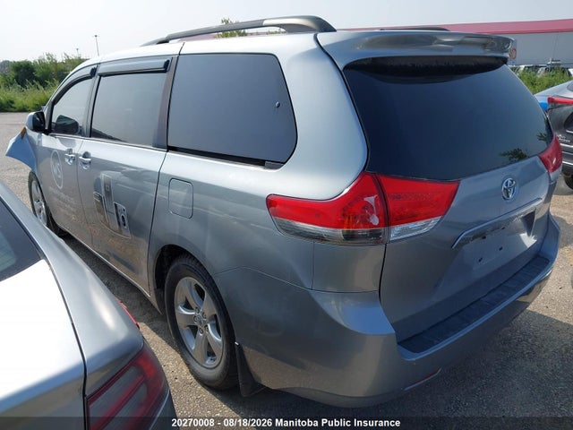 2012 Toyota Sienna Le V6 მანქანა იყიდება აუქციონზე, vin: 5TDKK3DC5CS263871, აუქციონის ნომერი: 20270008
