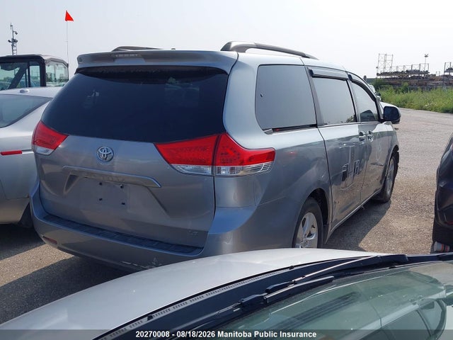 2012 Toyota Sienna Le V6 მანქანა იყიდება აუქციონზე, vin: 5TDKK3DC5CS263871, აუქციონის ნომერი: 20270008