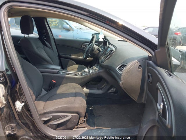 20270011 :رقم المزاد ، 1C3CCCAG2FN740148 vin ، 2015 Chrysler 200 Limited V6 مزاد بيع