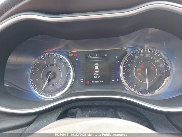 Продажа на аукционе авто 2015 Chrysler 200 Limited V6, vin: 1C3CCCAG2FN740148, номер лота: 20270011
