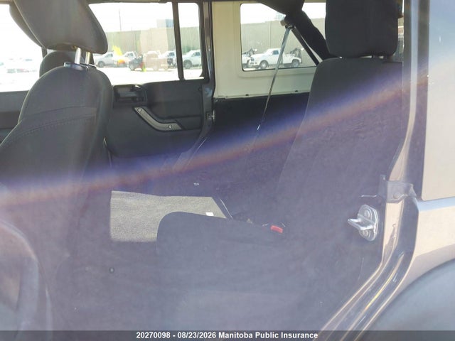 1C4BJWDG5GL185705 Jeep Wrangler Unlimited Sport