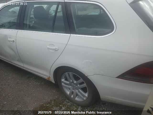 2010 Volkswagen Golf 2.0 Tdi მანქანა იყიდება აუქციონზე, vin: 3VWKL7AJ8AM694979, აუქციონის ნომერი: 20270579