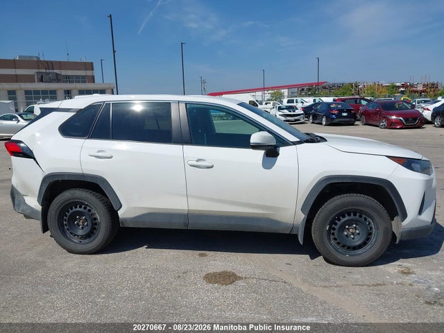 2T3B1RFV0NW263945 Toyota RAV4 LE