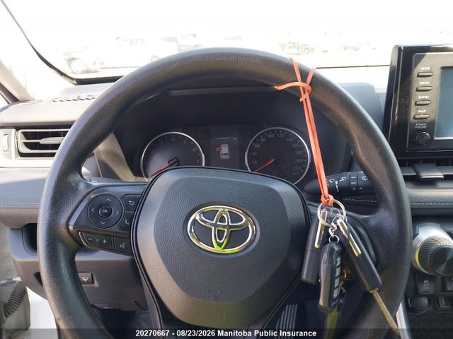 2T3B1RFV0NW263945 Toyota RAV4 LE