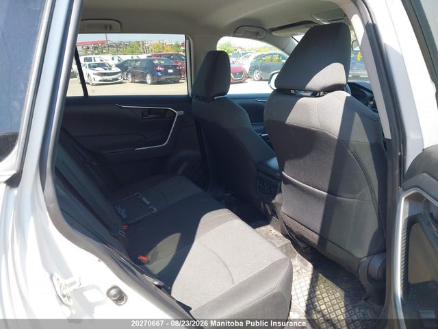 2T3B1RFV0NW263945 Toyota RAV4 LE