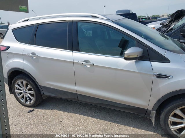 Продаж на аукціоні авто 2017 Ford Escape Titanium, vin: 1FMCU9J91HUD97835, номер лоту: 20270934
