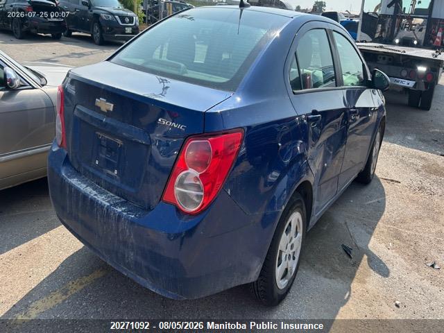 20271092 :رقم المزاد ، 1G1JA5EH9D4222248 vin ، 2013 Chevrolet Sonic Ls مزاد بيع