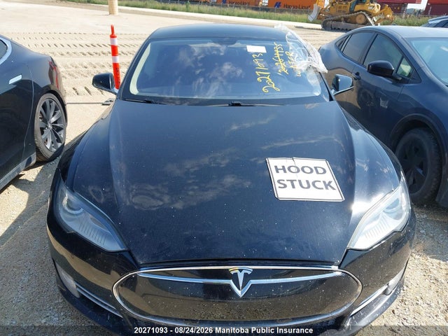 20271093 :رقم المزاد ، 5YJSA1CNXDFP19721 vin ، 2013 Tesla Model S 85 مزاد بيع