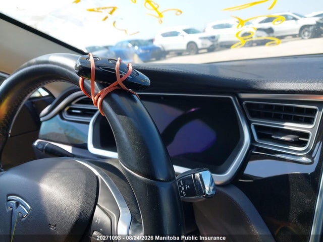 20271093 :رقم المزاد ، 5YJSA1CNXDFP19721 vin ، 2013 Tesla Model S 85 مزاد بيع