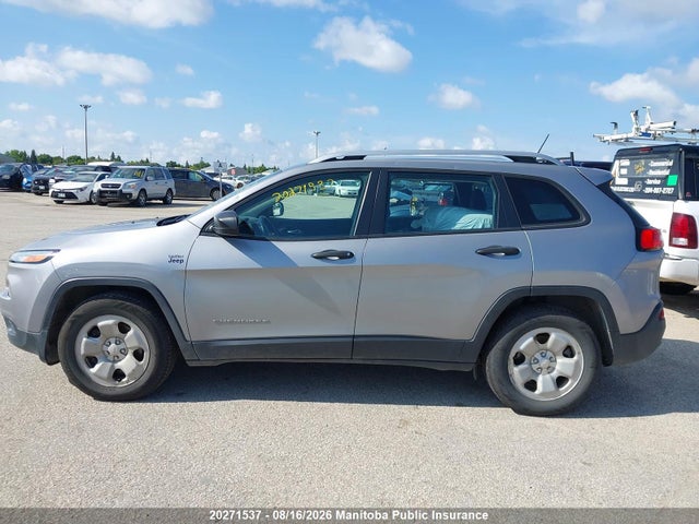 1C4PJMAS5GW175967 Jeep Cherokee Sport