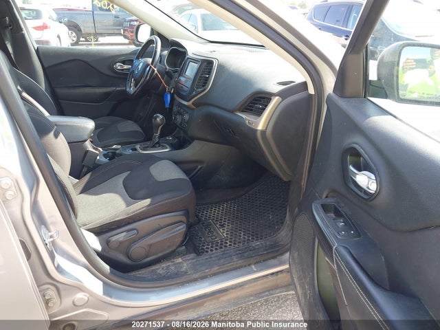 1C4PJMAS5GW175967 Jeep Cherokee Sport