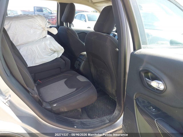 1C4PJMAS5GW175967 Jeep Cherokee Sport