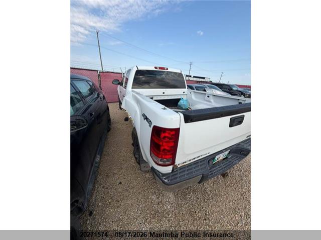 20271574 :رقم المزاد ، 3GTP2VE37BG279597 vin ، 2011 Gmc Sierra 1500 Sle Crew Cab مزاد بيع