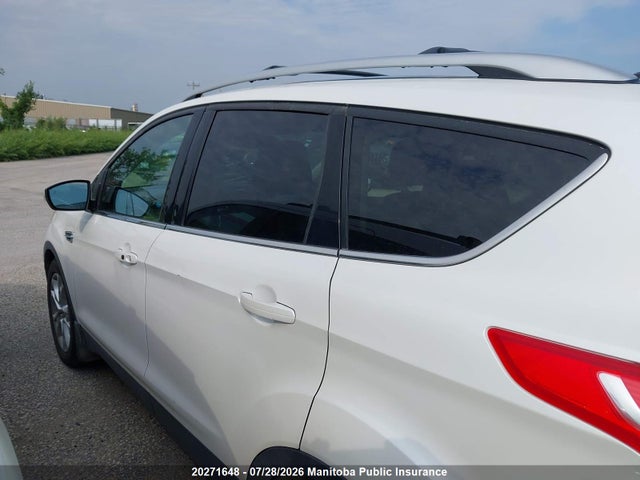 20271648 :رقم المزاد ، 1FMCU9J99GUA15940 vin ، 2016 Ford Escape Titanium مزاد بيع