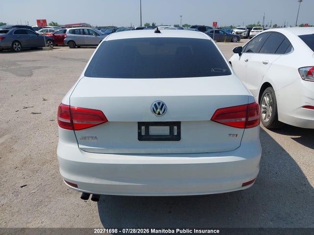 3VWD07AJ3FM338917 Volkswagen Jetta 1.8 Tsi