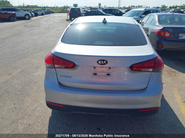 20271709 :رقم المزاد ، 3KPFL4A79JE274620 vin ، 2018 Kia Forte Lx+ مزاد بيع
