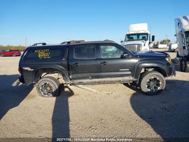 2013 Toyota Tacoma Double Cab V6 მანქანა იყიდება აუქციონზე, vin: 5TFLU4EN2DX049582, აუქციონის ნომერი: 20271759