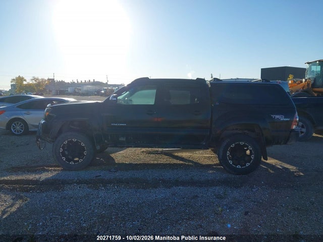 2013 Toyota Tacoma Double Cab V6 მანქანა იყიდება აუქციონზე, vin: 5TFLU4EN2DX049582, აუქციონის ნომერი: 20271759