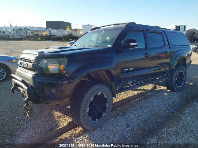 2013 Toyota Tacoma Double Cab V6 მანქანა იყიდება აუქციონზე, vin: 5TFLU4EN2DX049582, აუქციონის ნომერი: 20271759
