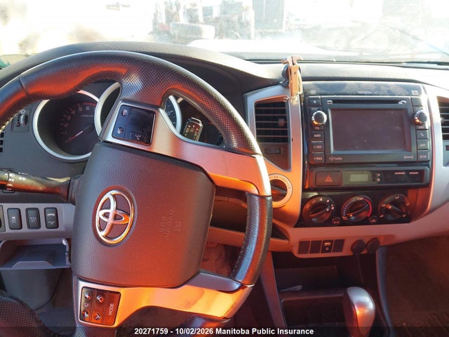 2013 Toyota Tacoma Double Cab V6 მანქანა იყიდება აუქციონზე, vin: 5TFLU4EN2DX049582, აუქციონის ნომერი: 20271759