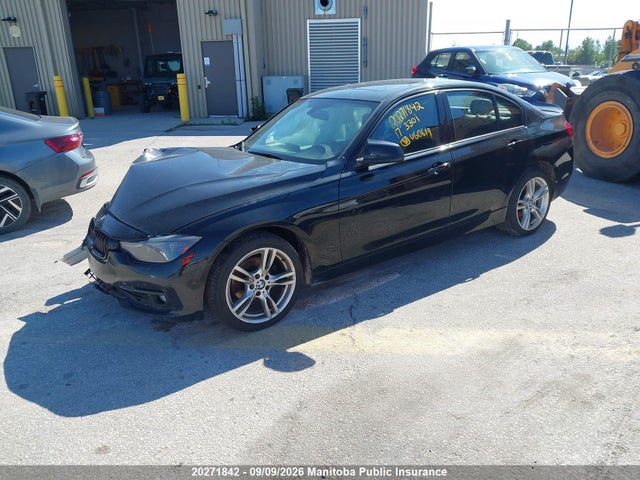 20271842 :رقم المزاد ، WBA8D9G57HNU60619 vin ، 2017 Bmw 330i Xdrive مزاد بيع