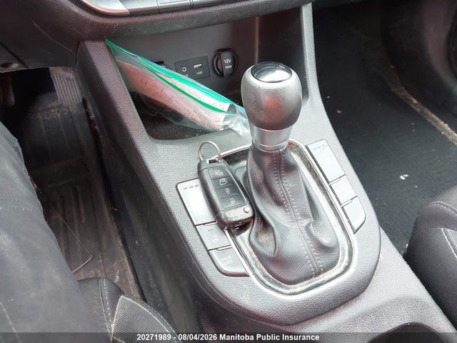 Продаж на аукціоні авто 2018 Hyundai Elantra Gt Gl, vin: KMHH35LE3JU021672, номер лоту: 20271989
