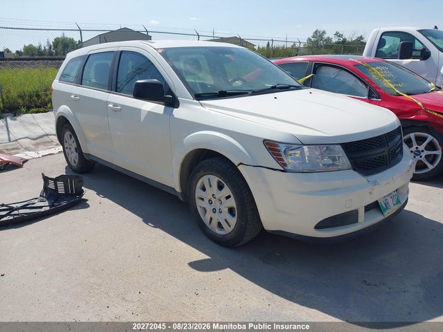 2015 3C4PDCAB4FT556246 main image