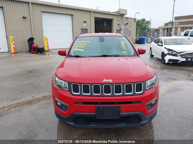 20272110 :رقم المزاد ، 3C4NJDBB0JT128087 vin ، 2018 Jeep Compass Latitude مزاد بيع