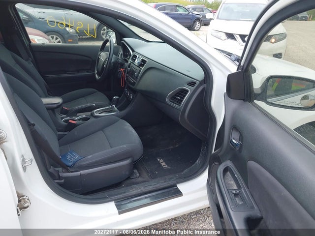 Chrysler 200 LX 2014 1C3CCBAB9EN191139 Image 5