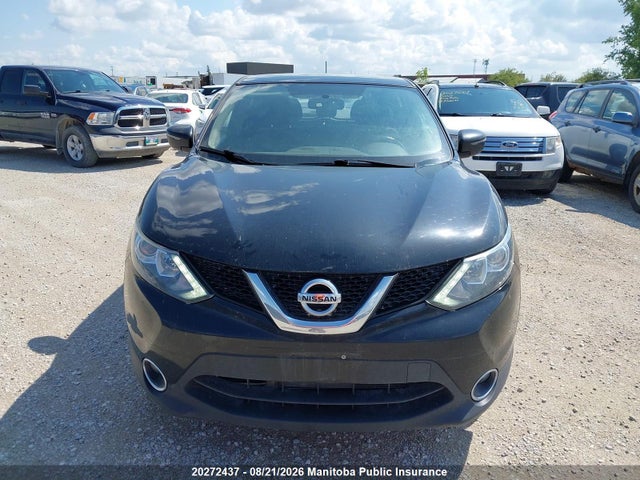 JN1BJ1CPXJW107868 Nissan Qashqai Sv