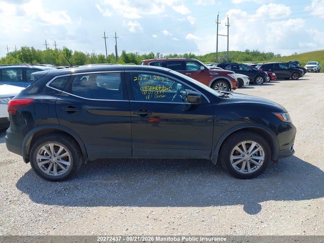 JN1BJ1CPXJW107868 Nissan Qashqai Sv