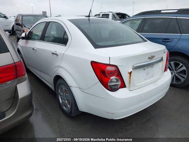 Chevrolet SONIC LS 2014 1G1JC5EH8E4190128 Image 3