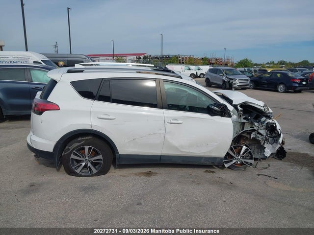 20272731 :رقم المزاد ، 2T3WFREV6JW456230 vin ، 2018 Toyota Rav4 Xle مزاد بيع