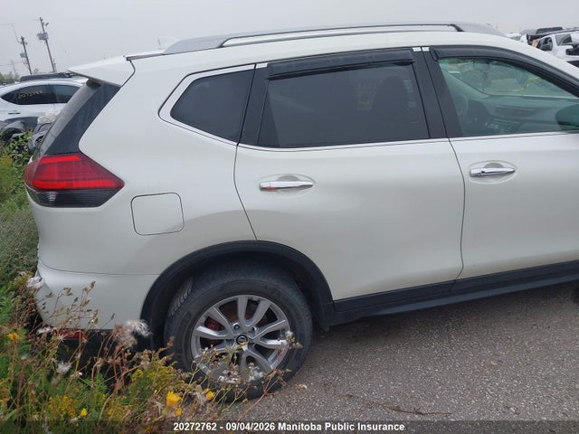 Nissan ROGUE SV 2017 5N1AT2MV5HC797848 Image 4