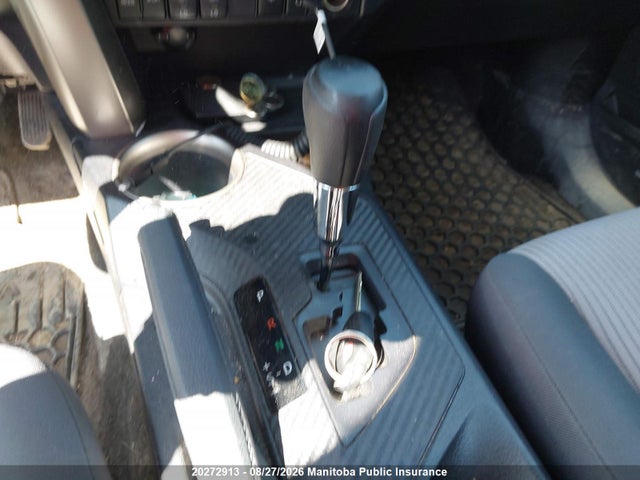 2T3ZFREV1EW074108 Toyota RAV4 LE